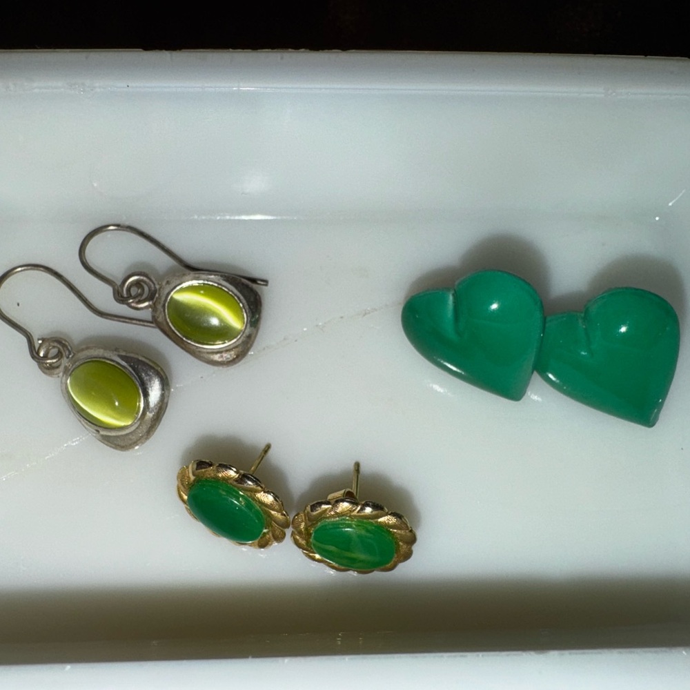 Elegant Green and Yellow Earrings Set